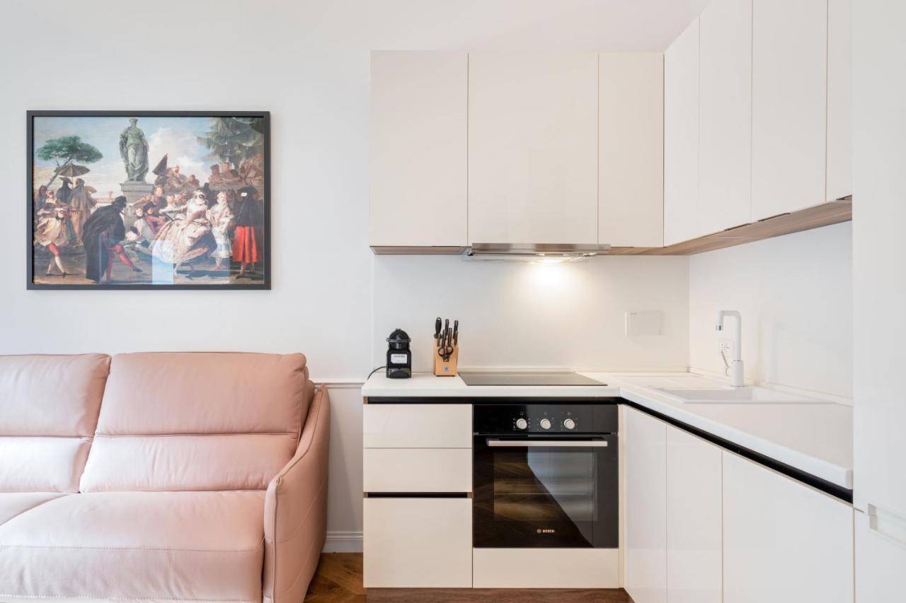 Buzzstays - Stylish Apartments Vatican Rome Downtown Bagian luar foto